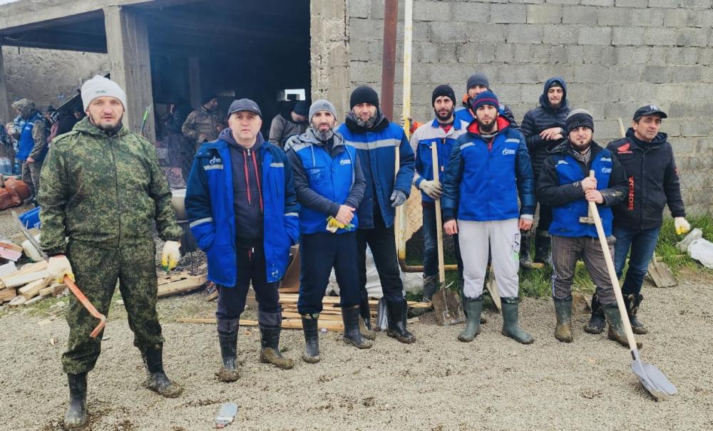 Газовики Каспийска устраняют последствия ливней в Мамедкале